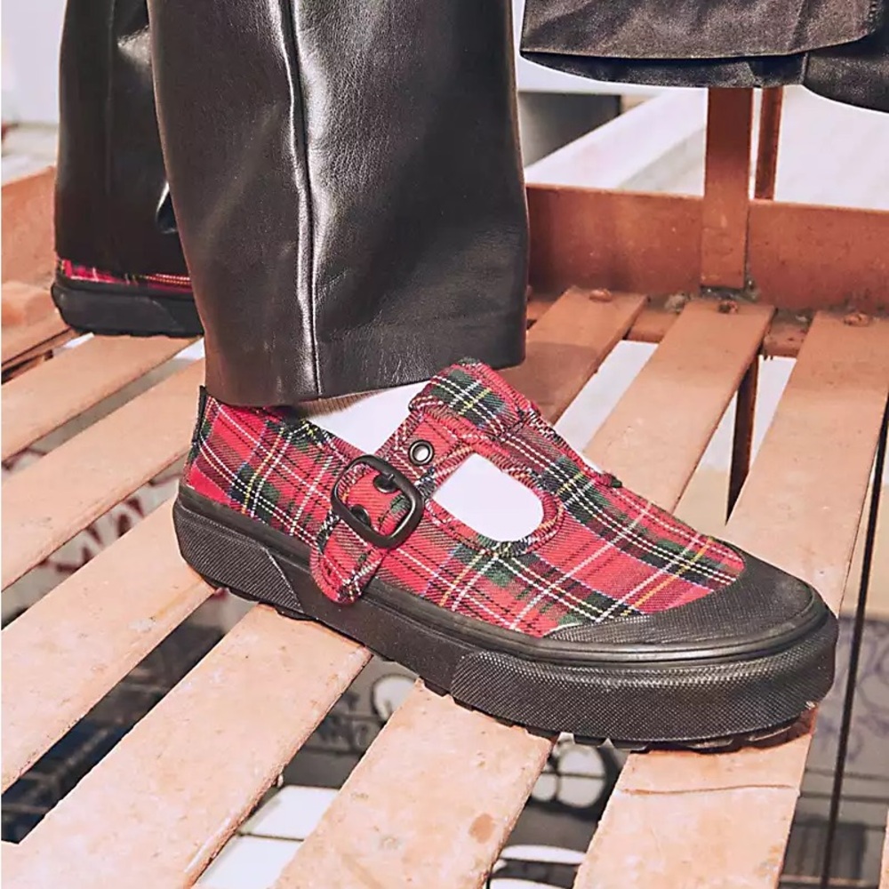 7.5 New VANS Plaid Shoes